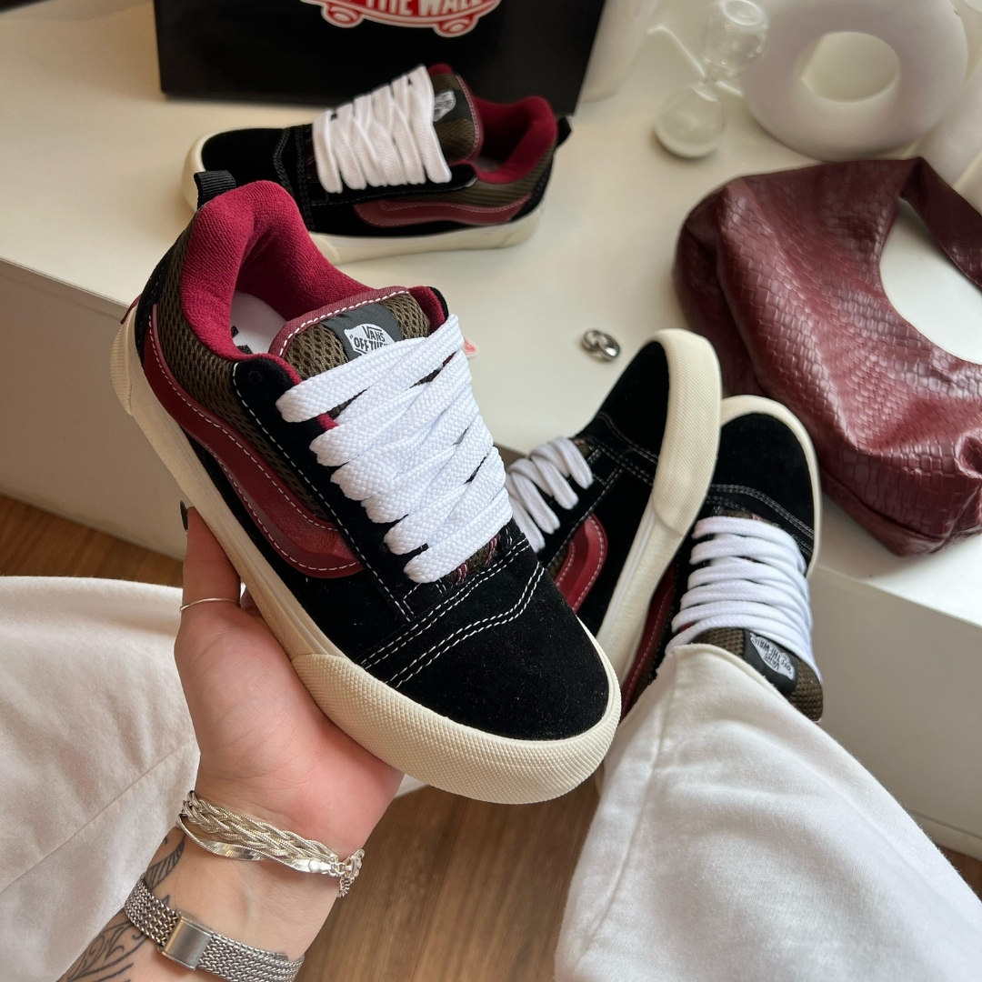 Produto: VANS KNU SKOOL BLACK RED